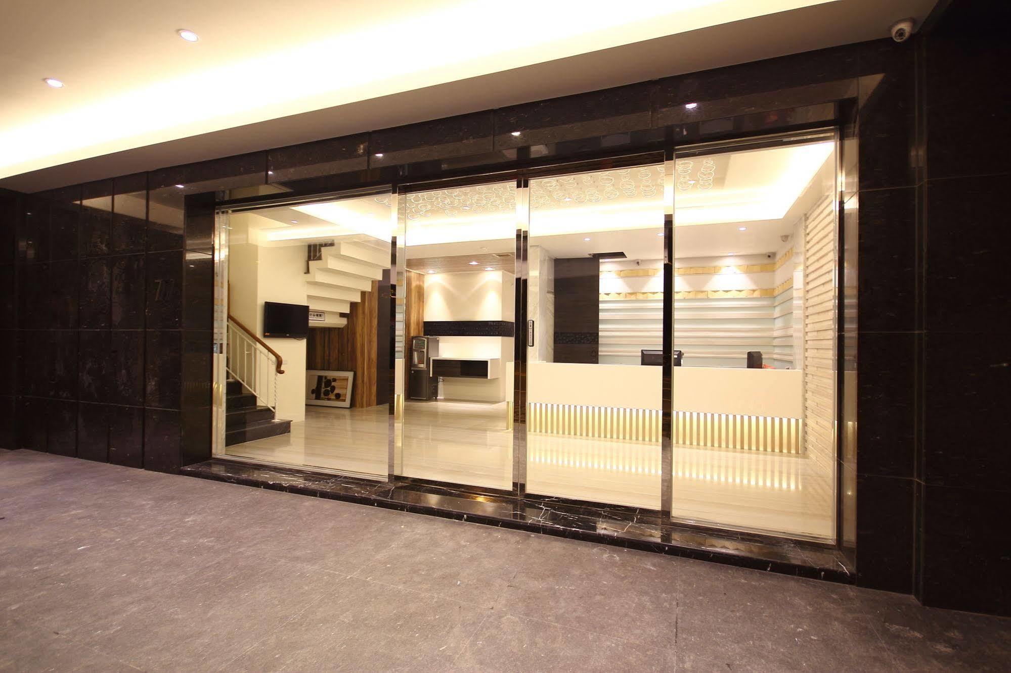 Leesing Hotel Гаосюн Екстер'єр фото